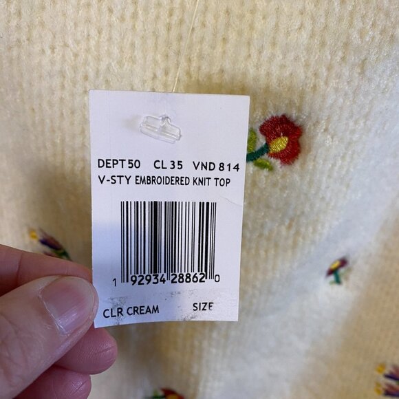 NWT English Factory Knit Embroidered Tank Top - Picture 4 of 8